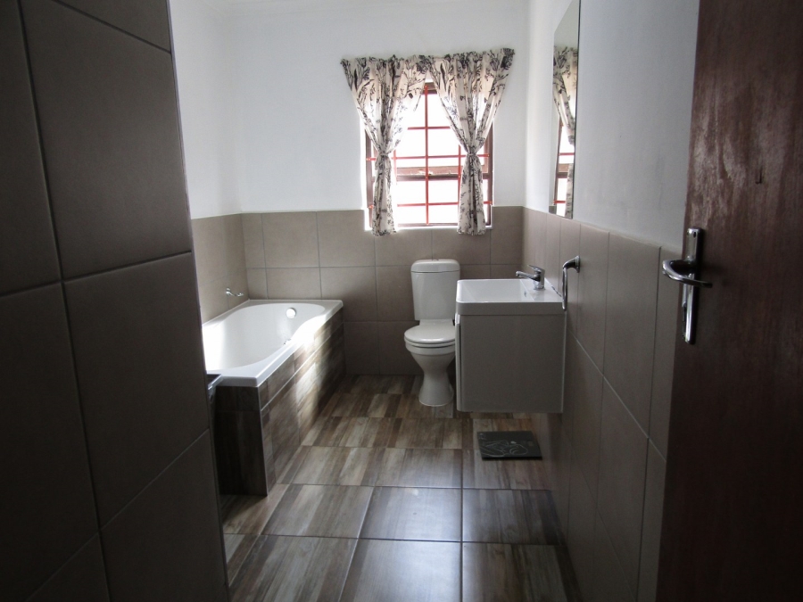 Commercial Property for Sale in Hankey Eastern Cape